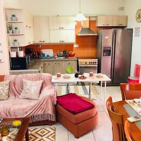 Effrosynis Apartament *